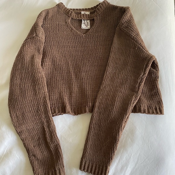 Sadie & Sage Brown Cropped Sweater - Picture 2 of 5